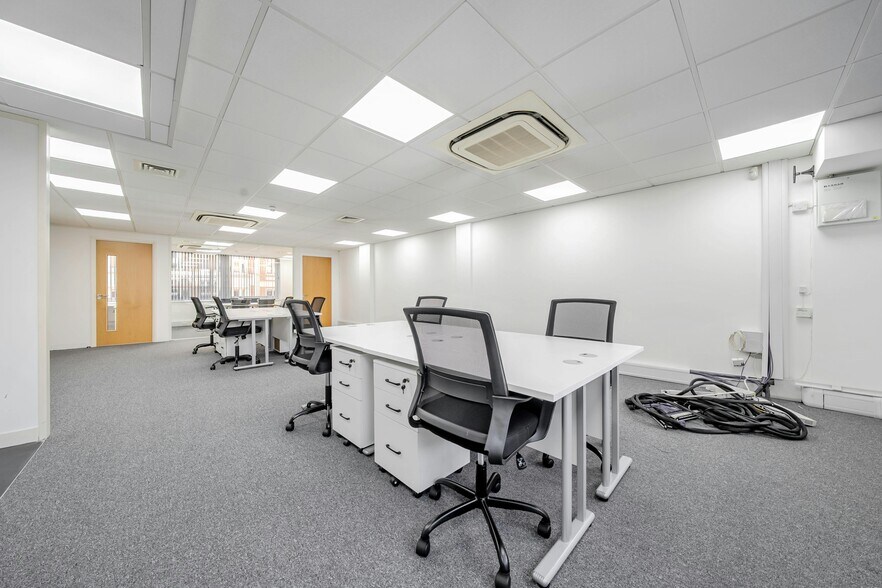 29-30 High Holborn, Londres à louer - Photo du bâtiment - Image 2 de 10