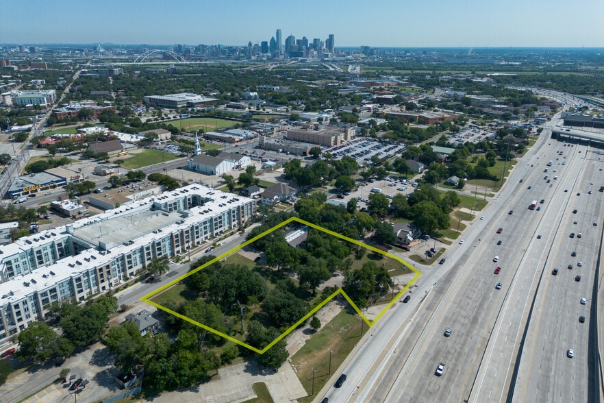 132-140 E 12th St, Dallas, TX for sale - Building Photo - Image 3 of 8