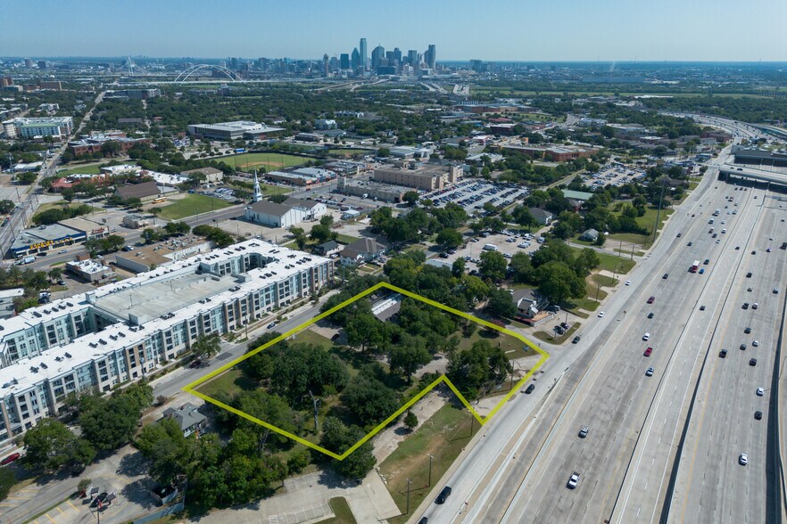 132-140 E 12th St, Dallas, TX à vendre - Photo du bâtiment - Image 3 de 8