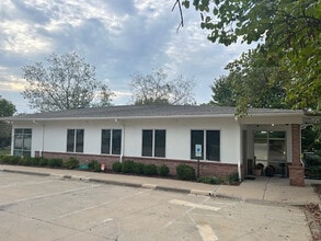511 SW Jefferson St, Lee's Summit, MO for lease Building Photo- Image 1 of 3