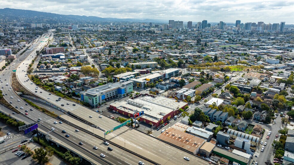 3421 Hollis St, Oakland, CA à vendre - Photo du bâtiment - Image 2 de 28