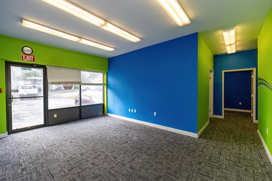5800 W Werner Rd, Bremerton, WA for lease - Lobby - Image 3 of 14