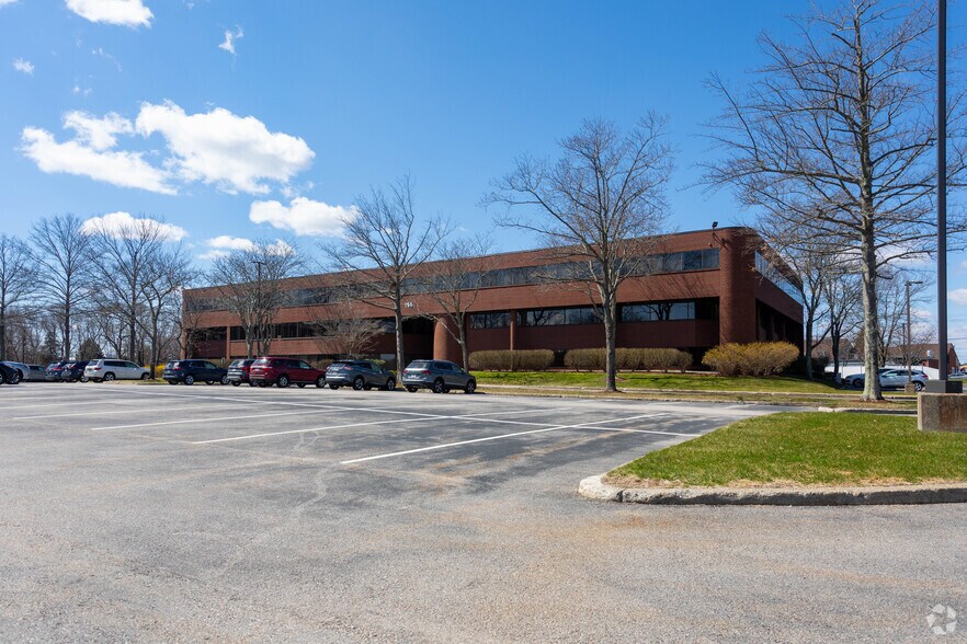 114 Turnpike Rd, Westborough, MA à louer - Photo du bâtiment - Image 2 de 21