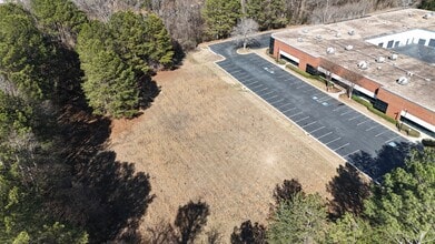 5240 Snapfinger Park Dr, Lithonia, GA for lease Interior Photo- Image 1 of 1