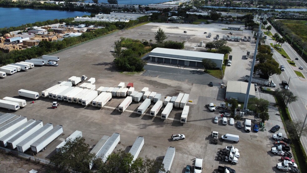 2501 Wiles Rd, Pompano Beach, FL for lease - Building Photo - Image 1 of 8