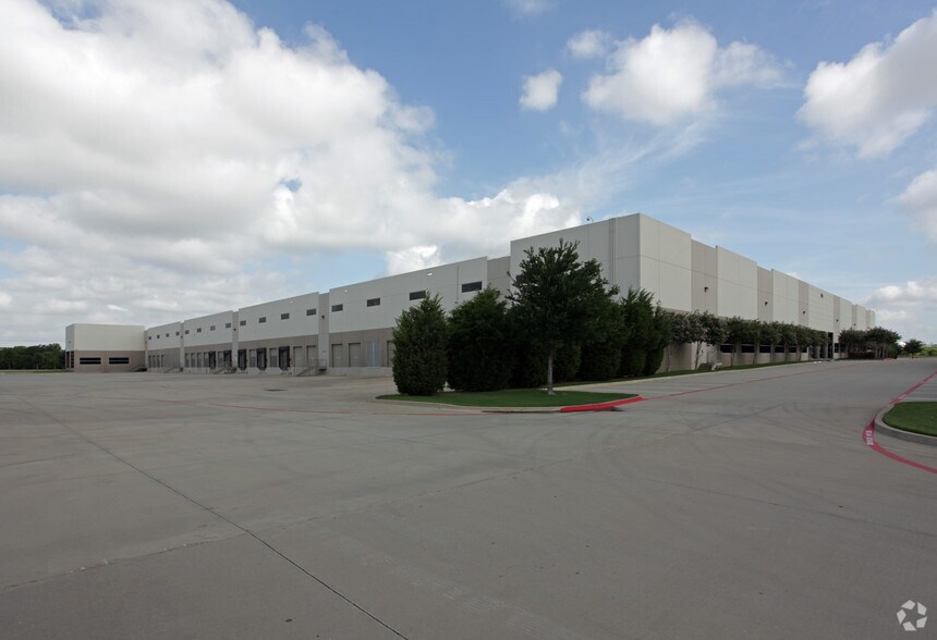 1011 N 28th Ave, Dfw Airport, TX à louer - Photo du bâtiment - Image 1 de 7