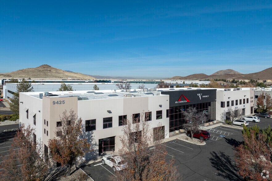 9425 Double R Blvd, Reno, NV à louer - Photo du bâtiment - Image 2 de 2