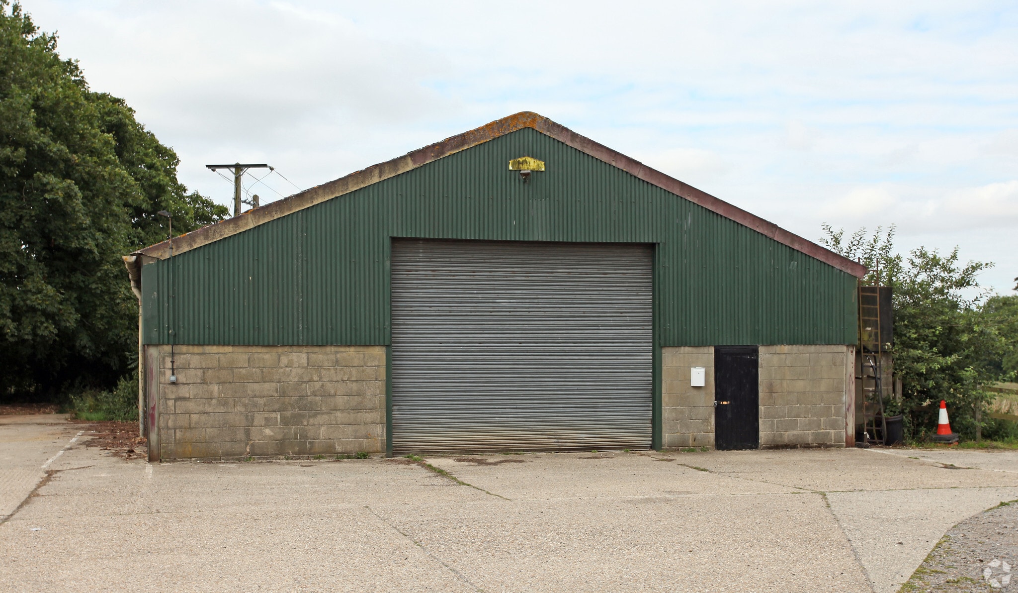 Wyld Court Farm, Thatcham for lease Primary Photo- Image 1 of 2