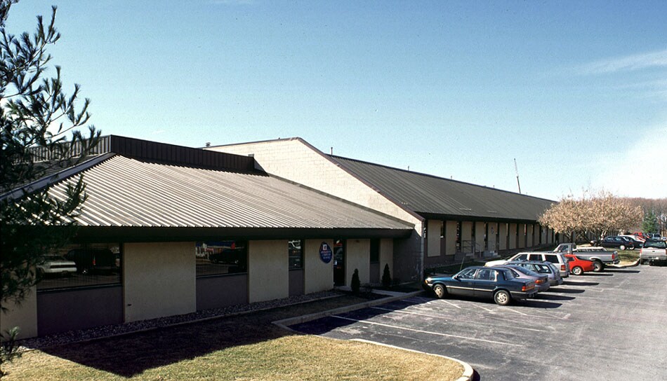 75 E Uwchlan Ave, Exton, PA à louer - Photo du bâtiment - Image 2 de 5