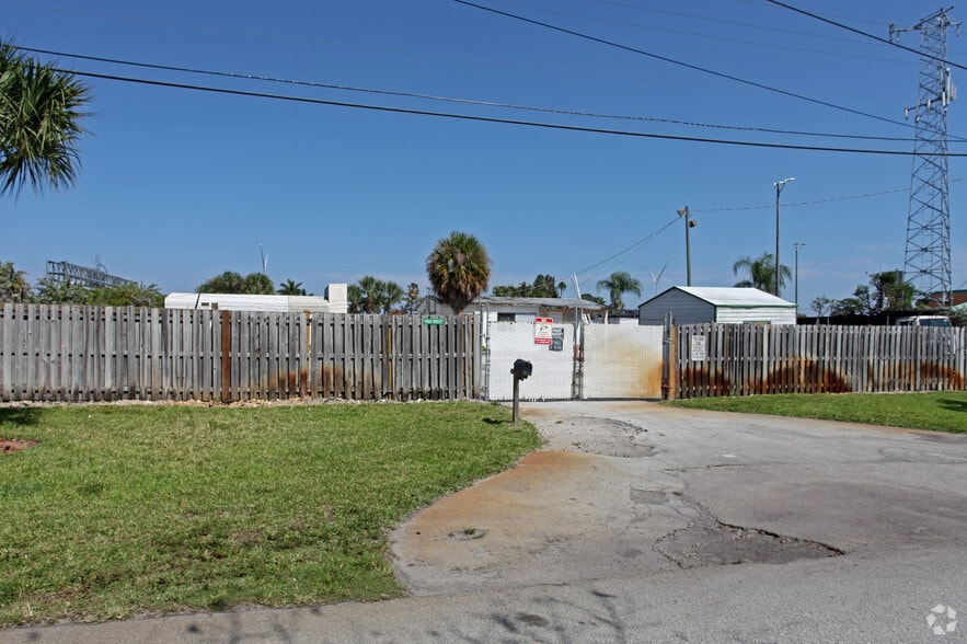 1060 SW 10th Ave, Pompano Beach, FL for sale - Building Photo - Image 2 of 2