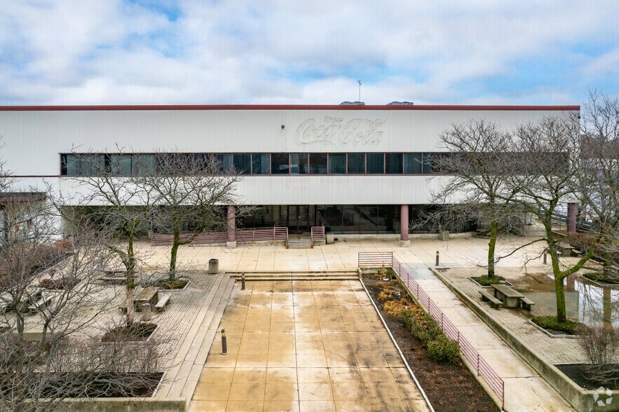 1401 N Cicero Ave, Chicago, IL à louer - Photo du bâtiment - Image 2 de 5