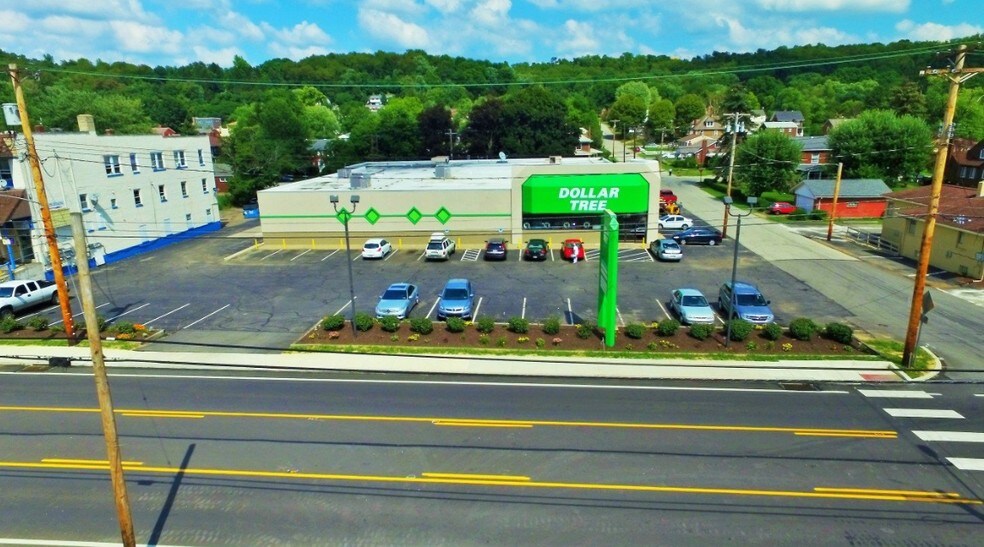 1615 Lincoln Way, White Oak, PA à louer - Photo du bâtiment - Image 3 de 26