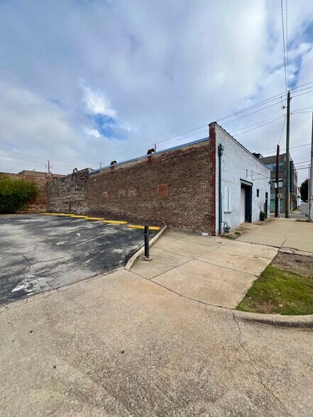 230 22nd St S, Birmingham, AL à vendre - Photo du bâtiment - Image 3 de 3