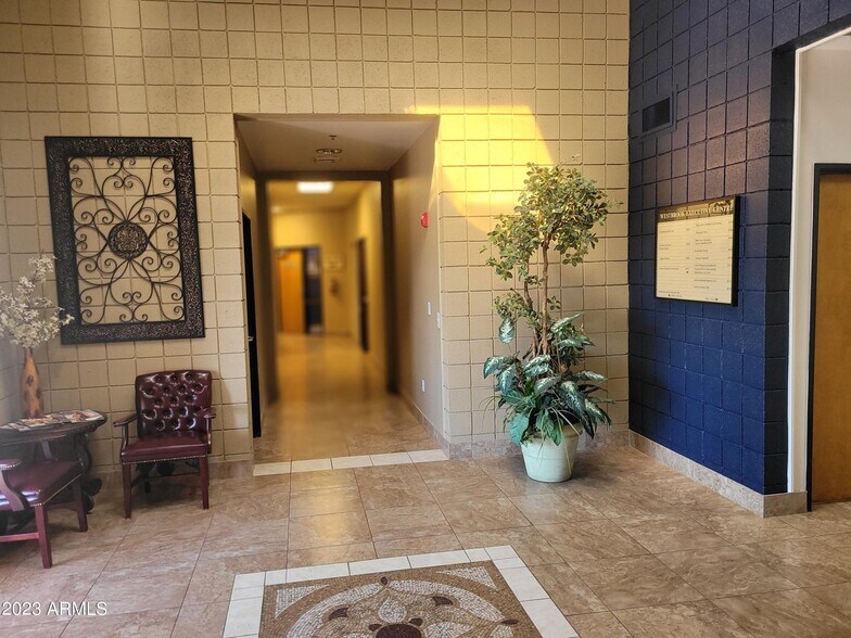 8715 W Union Hills Dr, Peoria, AZ for lease - Interior Photo - Image 3 of 4