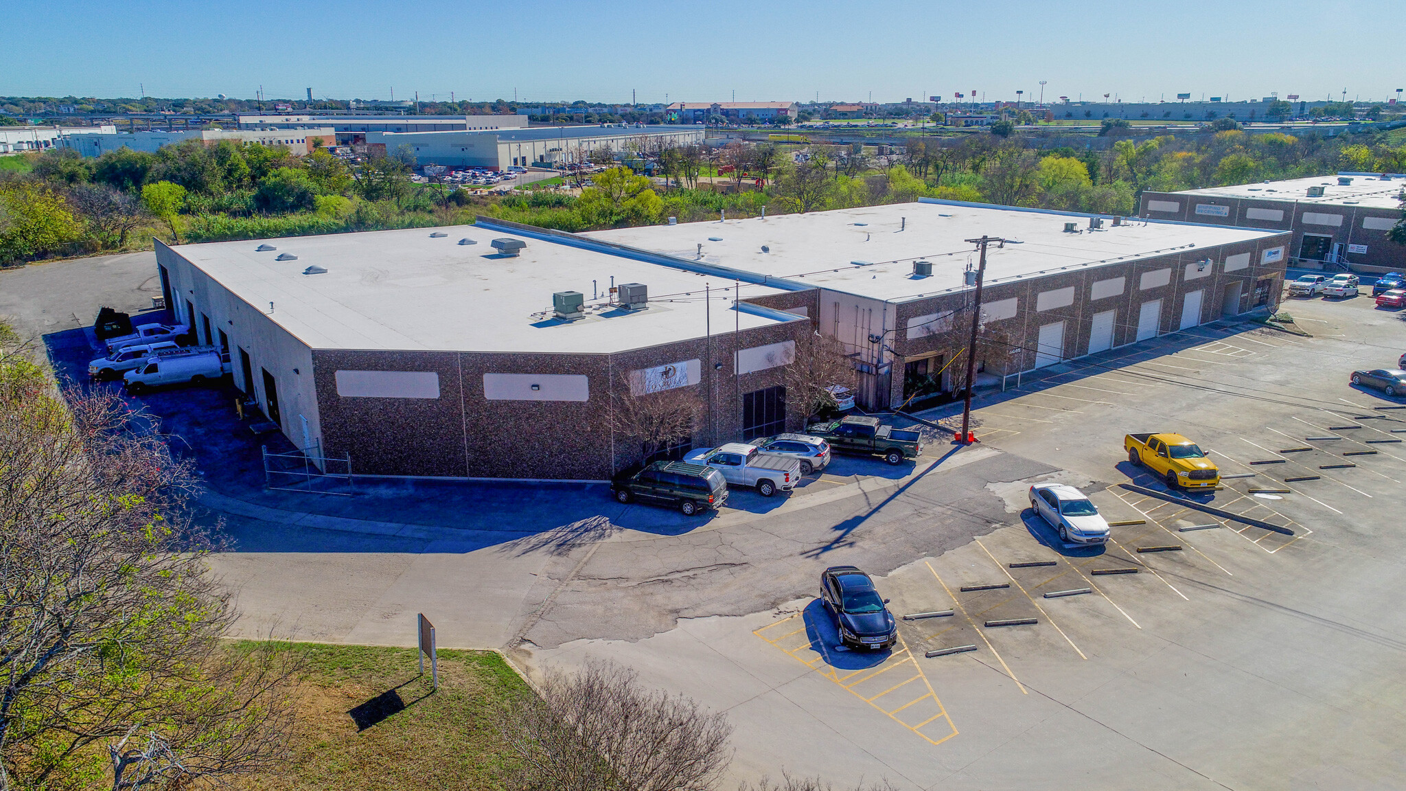 4441-4447 Centergate St, San Antonio, TX for lease Building Photo- Image 1 of 8