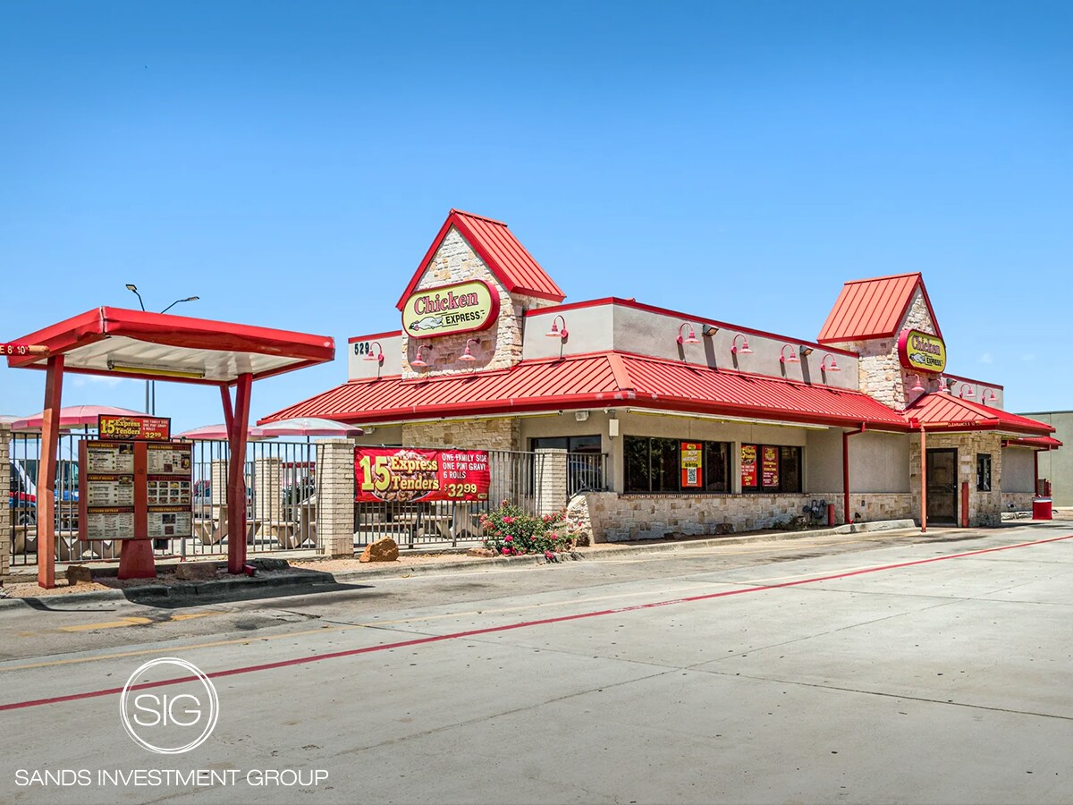 529 N Stewart St, Azle, TX à vendre Photo du bâtiment- Image 1 de 6