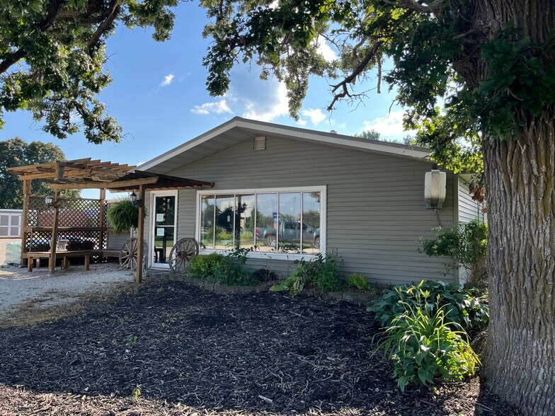 720 N Broadway St, Spring Valley, MN à vendre - Photo du bâtiment - Image 3 de 15