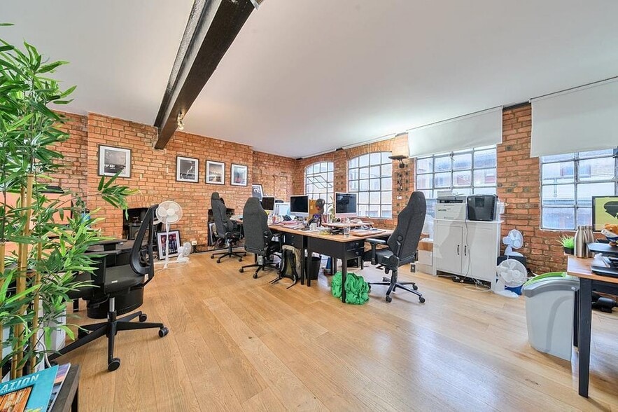 7-13 Cottons Gdns, Londres à louer - Photo du bâtiment - Image 1 de 28