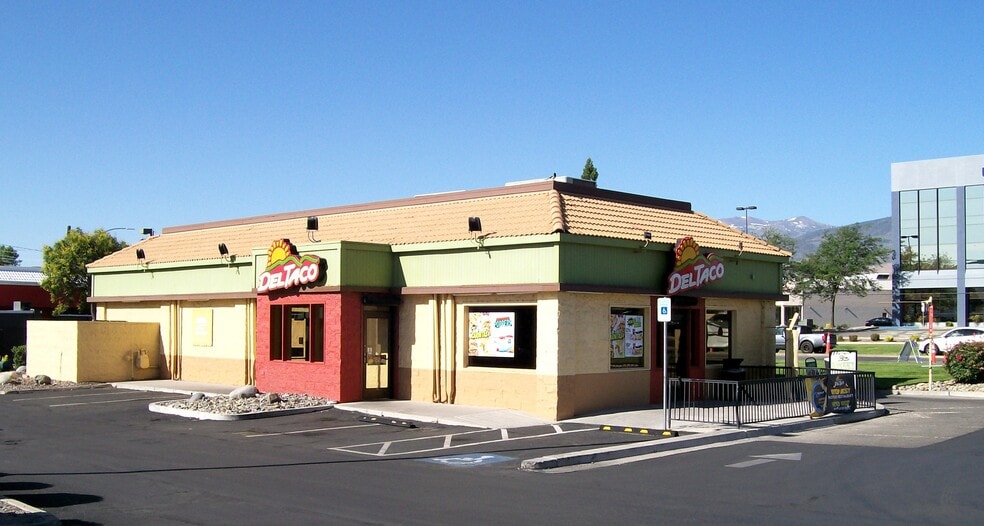 5890 S Virginia St, Reno, NV for lease - Building Photo - Image 2 of 3