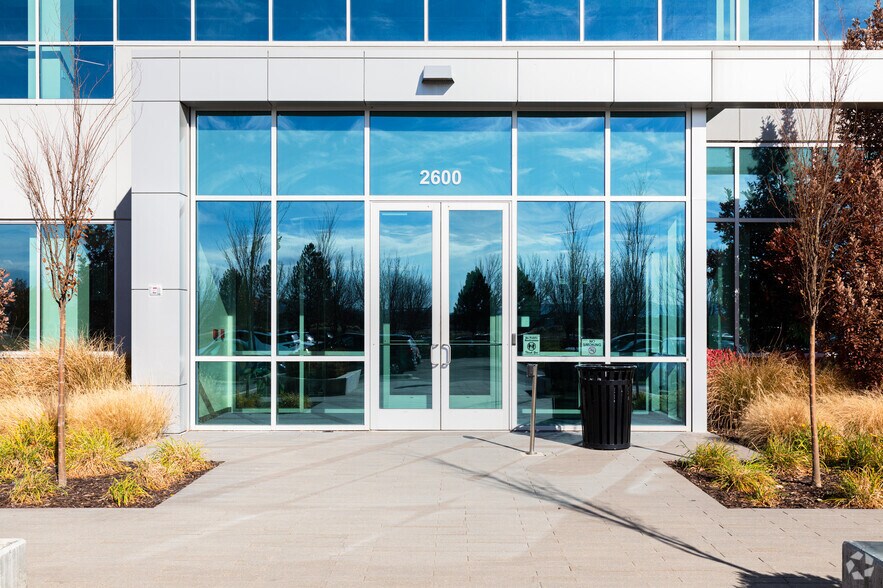 2600 N Ashton Blvd, Lehi, UT à louer - Photo du bâtiment - Image 3 de 5