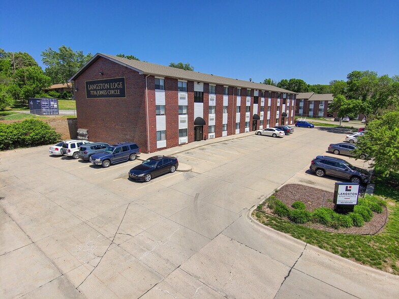 7110-7122 Jones Cir, Omaha, NE à vendre - Photo du bâtiment - Image 2 de 7