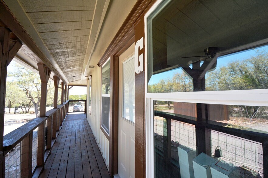 1155 FM 2722, New Braunfels, TX à louer - Photo du bâtiment - Image 2 de 9