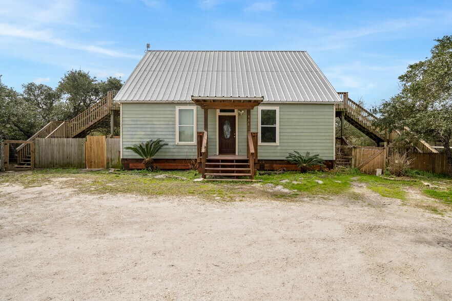 951 Mack Rd, Aransas Pass, TX à vendre - Photo du b timent - Image 3 de 43