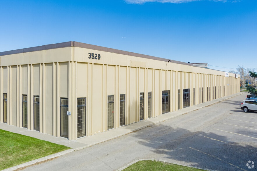 3529 12th St NE, Calgary, AB for lease - Primary Photo - Image 1 of 5