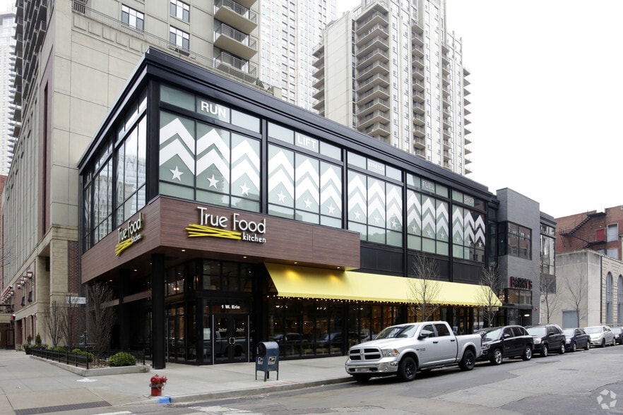 9-11 E Erie St, Chicago, IL à louer - Photo du bâtiment - Image 2 de 5