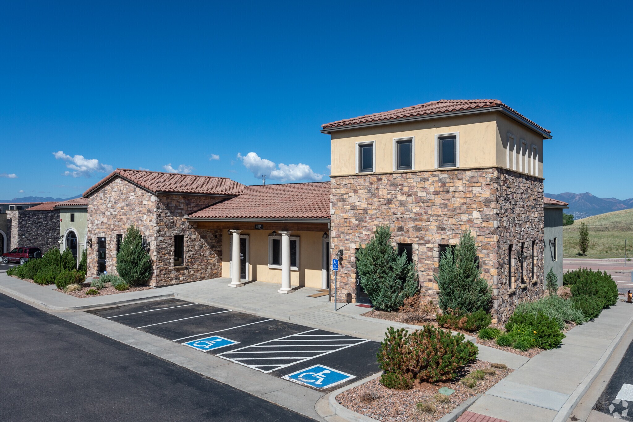 6915 Tutt Blvd, Colorado Springs, CO for lease Primary Photo- Image 1 of 5