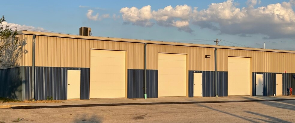 8509 Kingston Street, Avon, IN for lease - Building Photo - Image 2 of 5