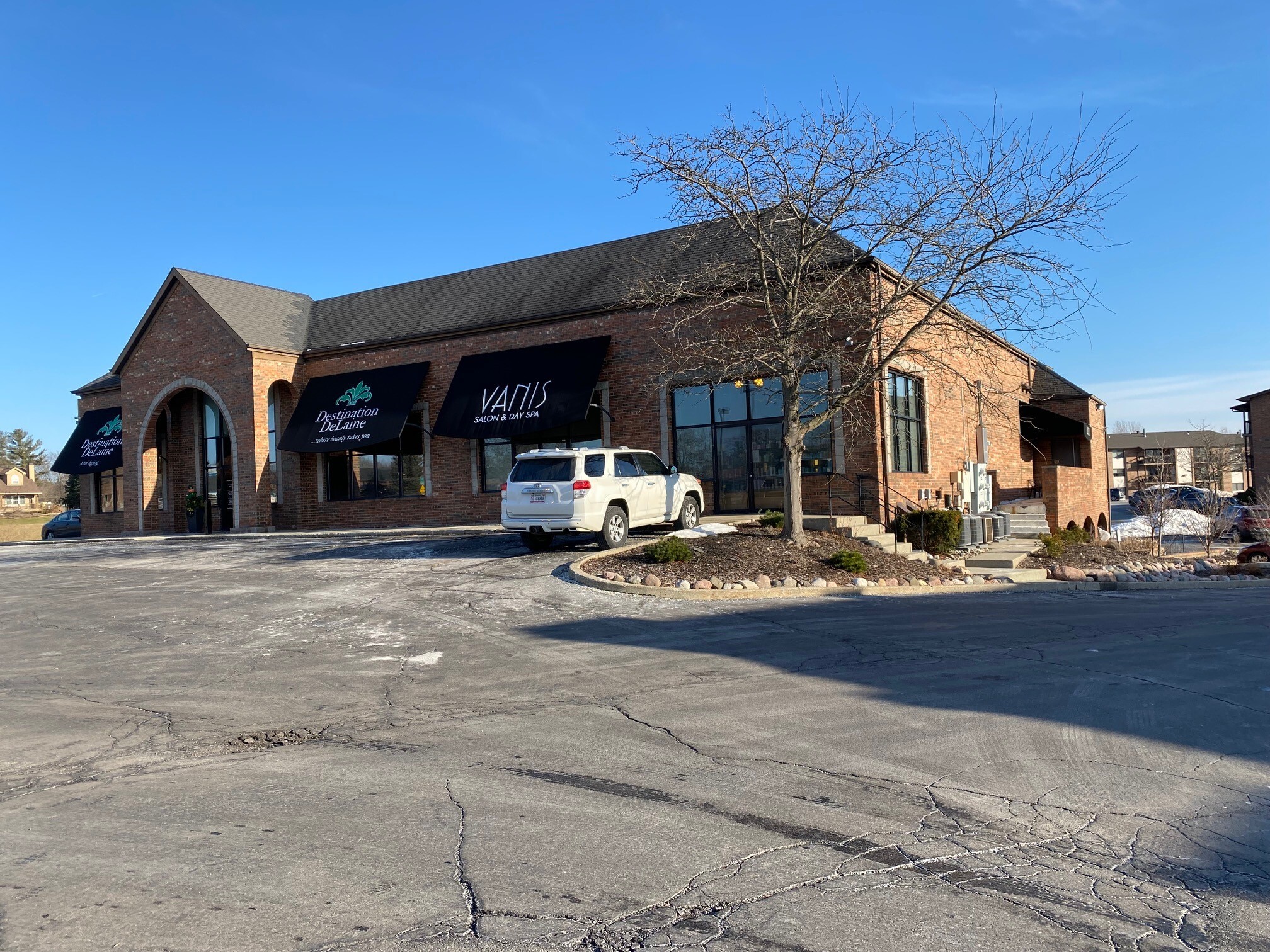 1620 Country Club Rd, Valparaiso, IN for lease Primary Photo- Image 1 of 19