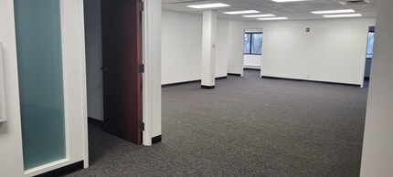 100 W Old Wilson Bridge Rd, Worthington, OH for lease Interior Photo- Image 2 of 9