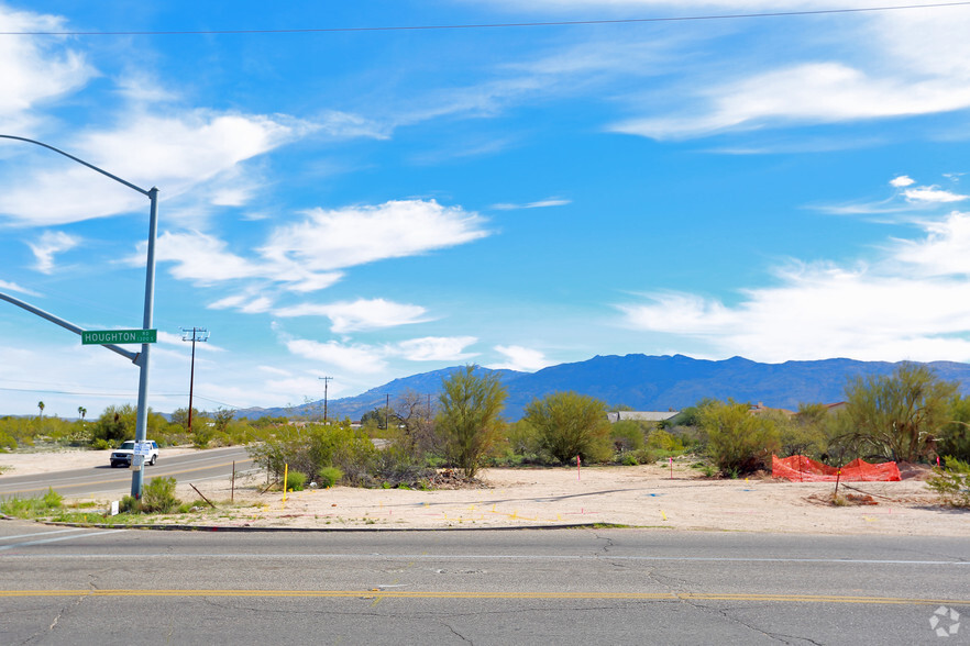 S Houghton Rd, Tucson, AZ for sale - Primary Photo - Image 1 of 6