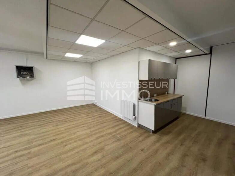 Bureau dans Torcy à louer - Photo intérieure - Image 2 de 11