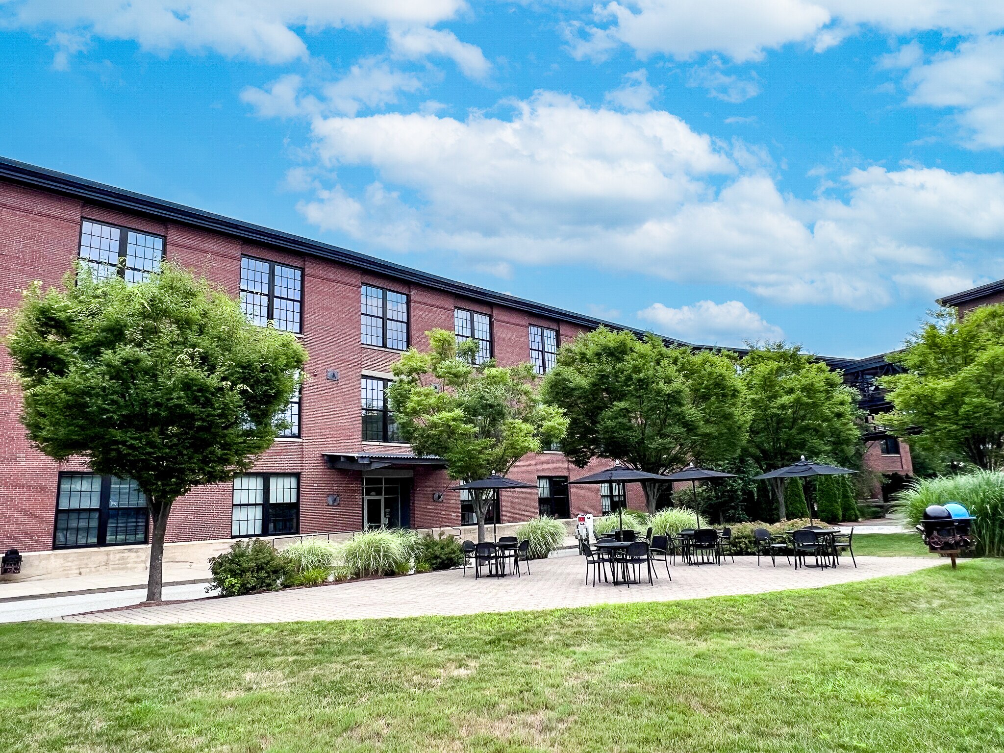 313-317 Iron Horse Way, Providence, RI for lease Primary Photo- Image 1 of 21