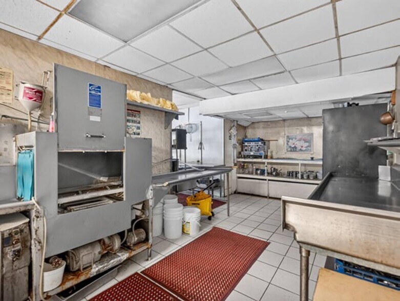 160 Lincoln Ave, Hawthorne, NJ à vendre - Photo du bâtiment - Image 3 de 16