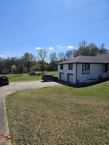 6485 Highway 124, Hoschton, GA à vendre - Photo du b timent - Image 3 de 5