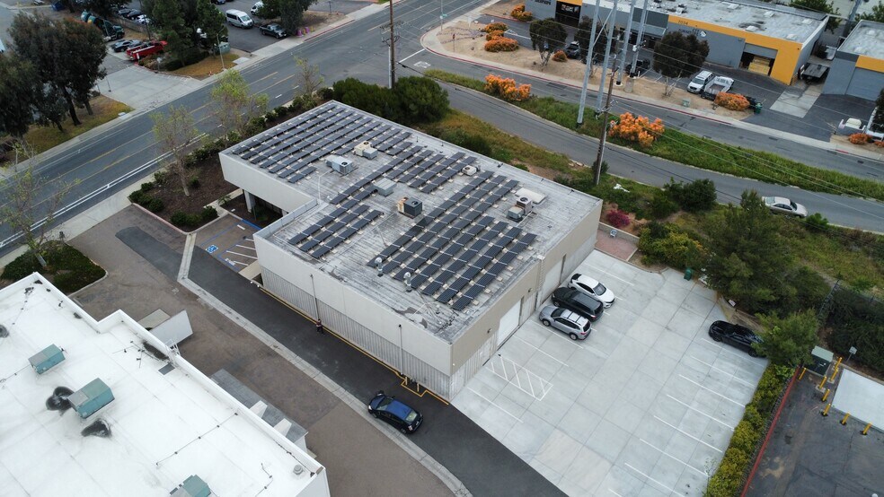 7110 Carroll Rd, San Diego, CA à vendre - Photo du bâtiment - Image 2 de 5