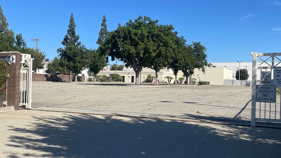 1000 Walnut Ave, Pomona, CA à louer - Photo du bâtiment - Image 2 de 4