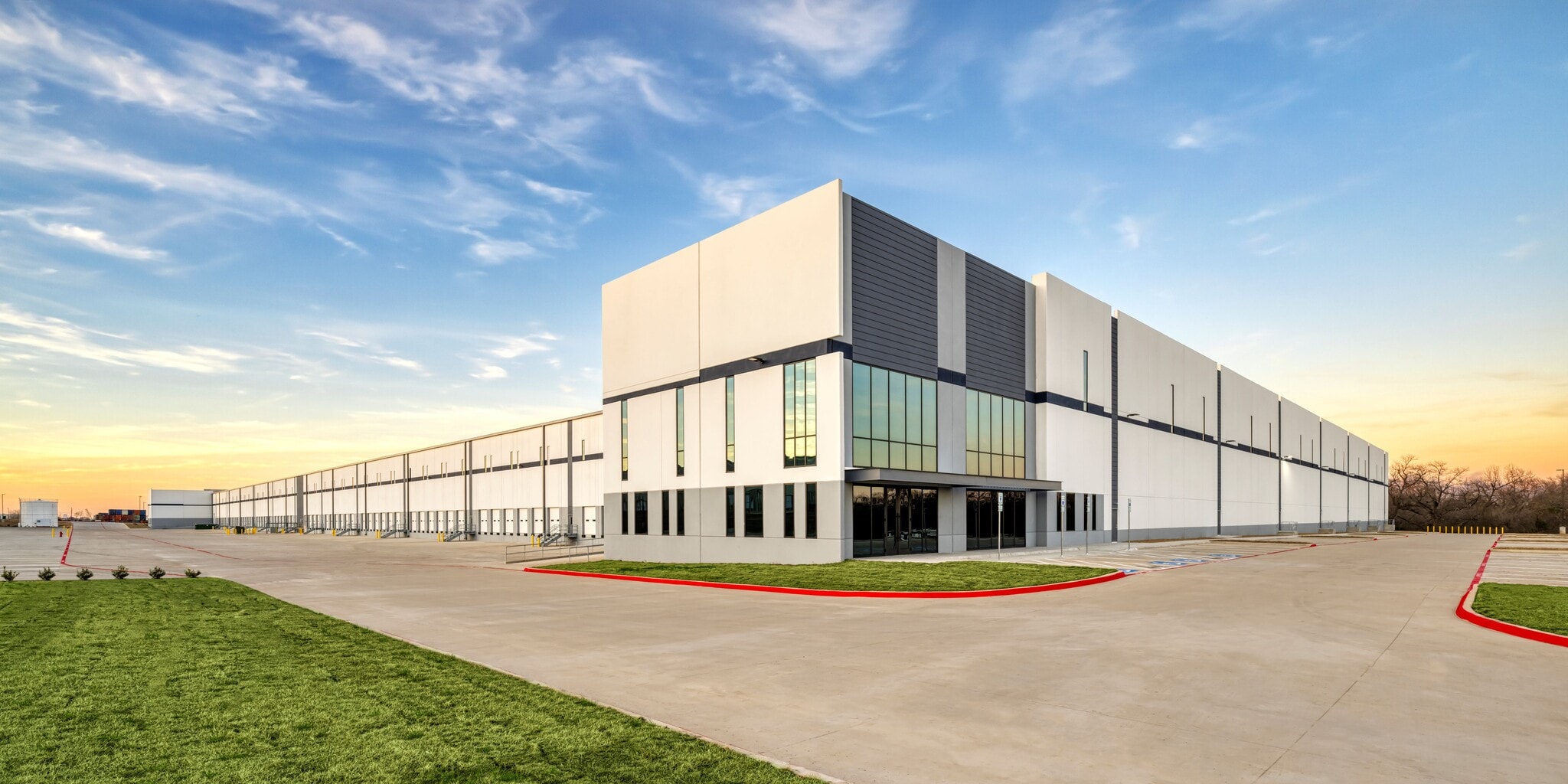 200 Sunridge Blvd, Wilmer, TX for lease Primary Photo- Image 1 of 7