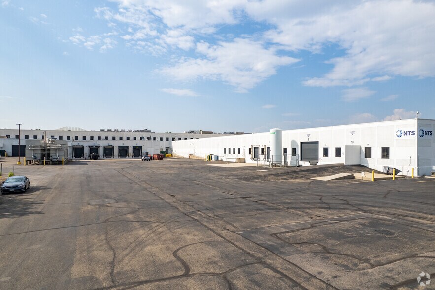 1601 Dry Creek Dr, Longmont, CO for lease - Building Photo - Image 3 of 9