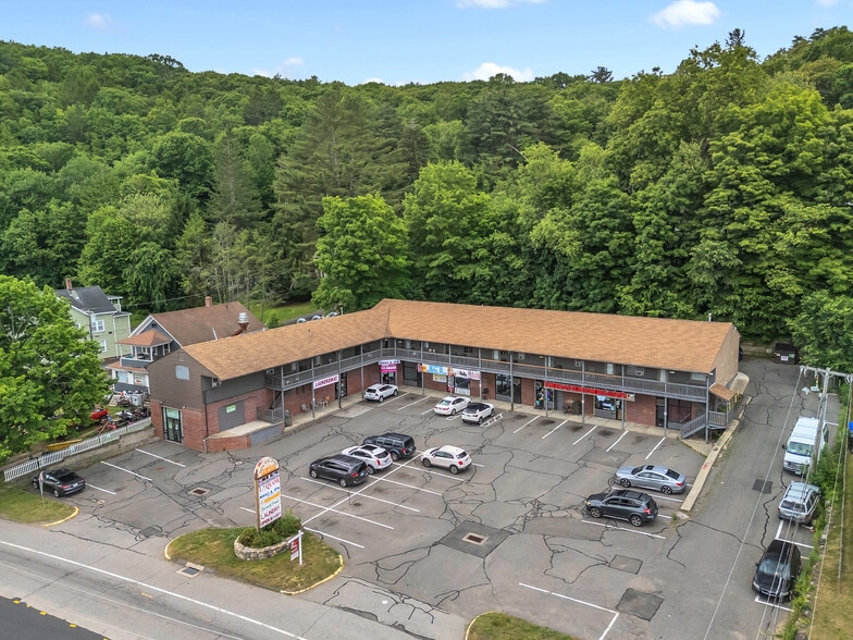 300-310 S Main St, Thomaston, CT à vendre - Photo du bâtiment - Image 3 de 9