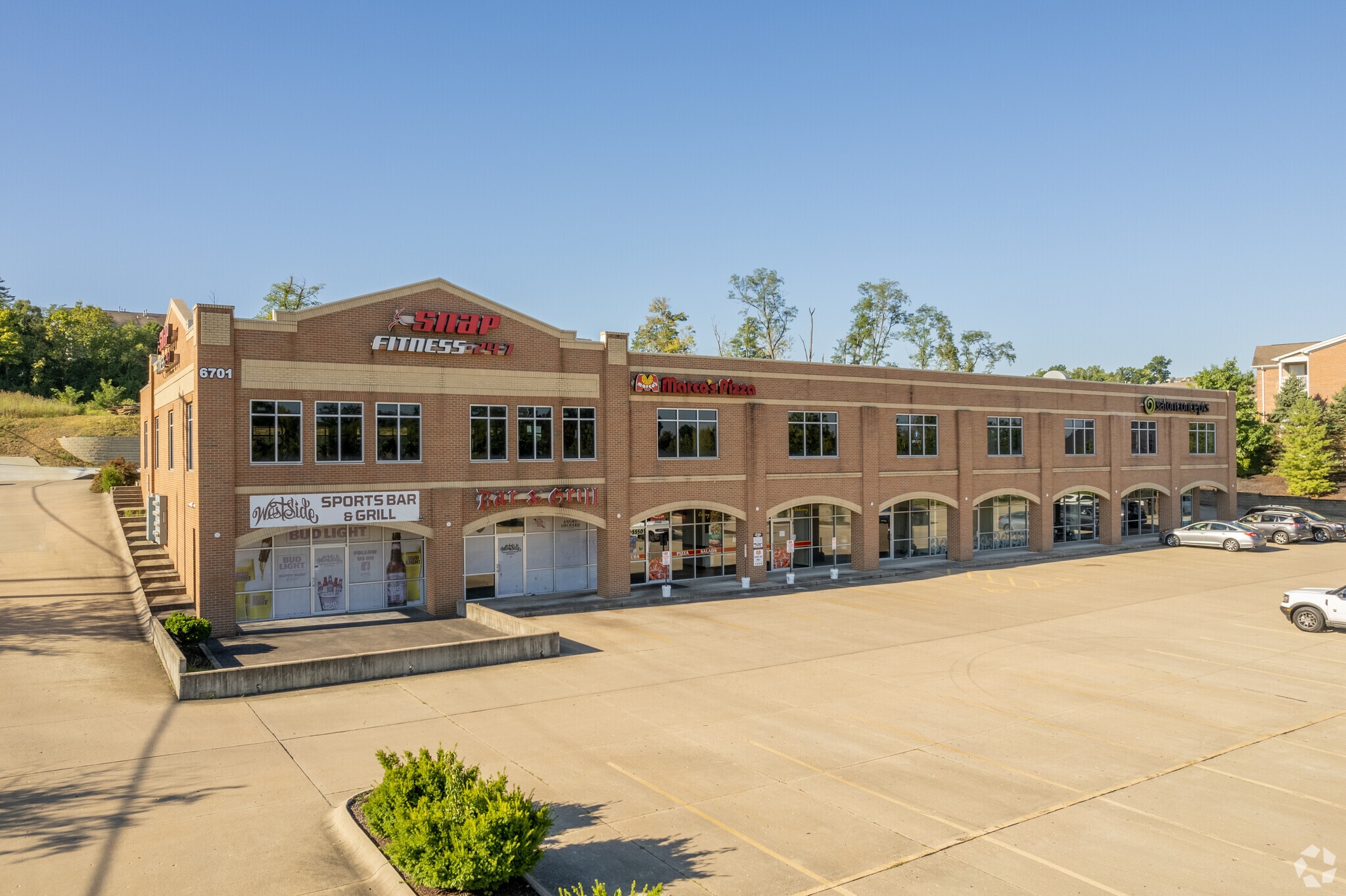 6701 Ruwes Oak Dr, Cincinnati, OH à louer Photo du bâtiment- Image 1 de 5