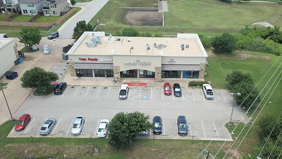 9231 W Parmer Ln, Austin, TX à louer - Photo du bâtiment - Image 2 de 11