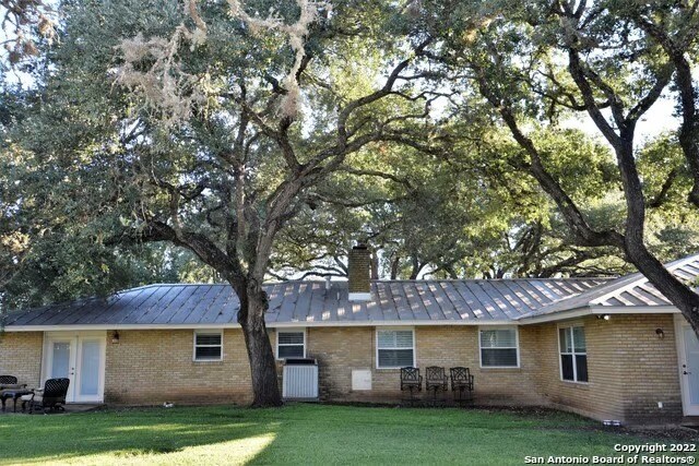 23770 Blanco Rd, San Antonio, TX à vendre - Photo du bâtiment - Image 3 de 3