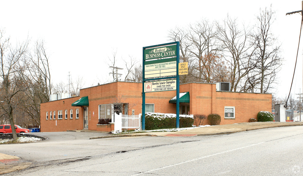 836 Broadway Ave, Bedford, OH à vendre - Photo principale - Image 1 de 1