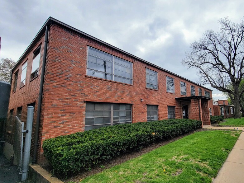 3622 Greenwood Blvd, Maplewood, MO à louer - Photo principale - Image 1 de 5