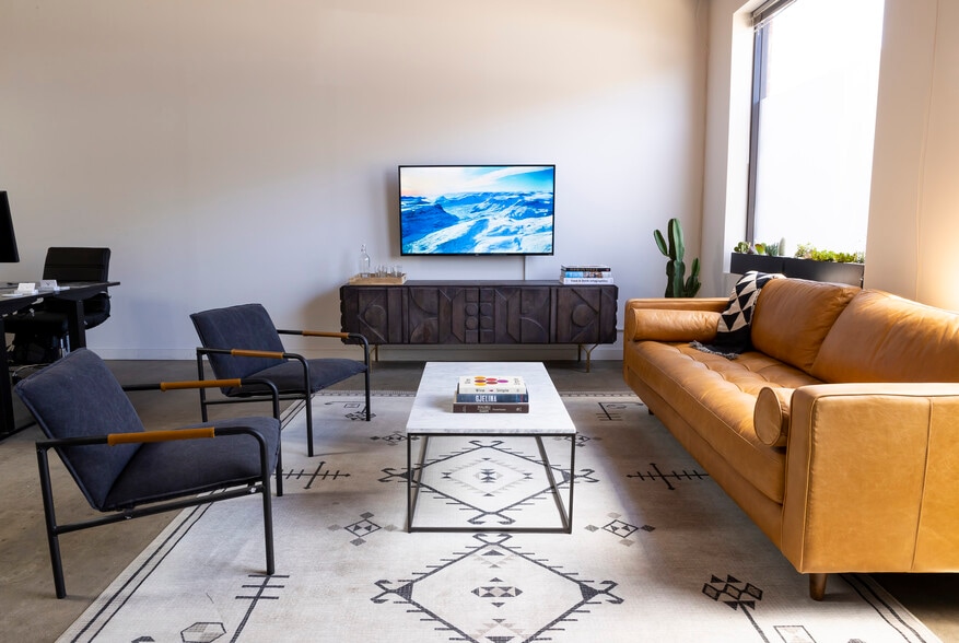 3737 Robertson Blvd, Culver City, CA for lease - Interior Photo - Image 2 of 7