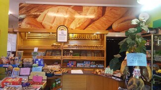 Plus de détails pour Multi-résidentiel à vendre